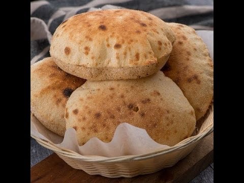 اسهل طريقة لعمل العيش البلدى في المنزل - الخبز المصري